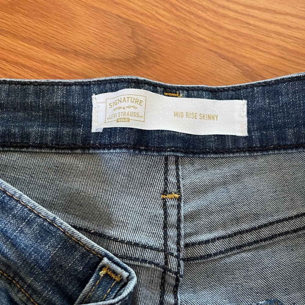 Mid Rise Skinny Jeans size 6/ 28 - Picture 2 of 5